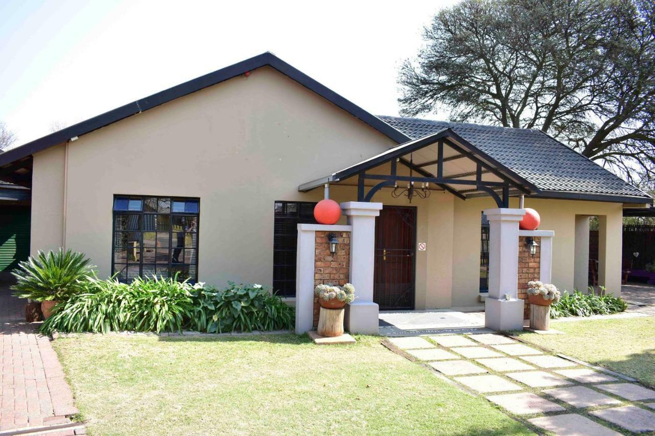 13 Hobson Hotel Secunda Exterior photo